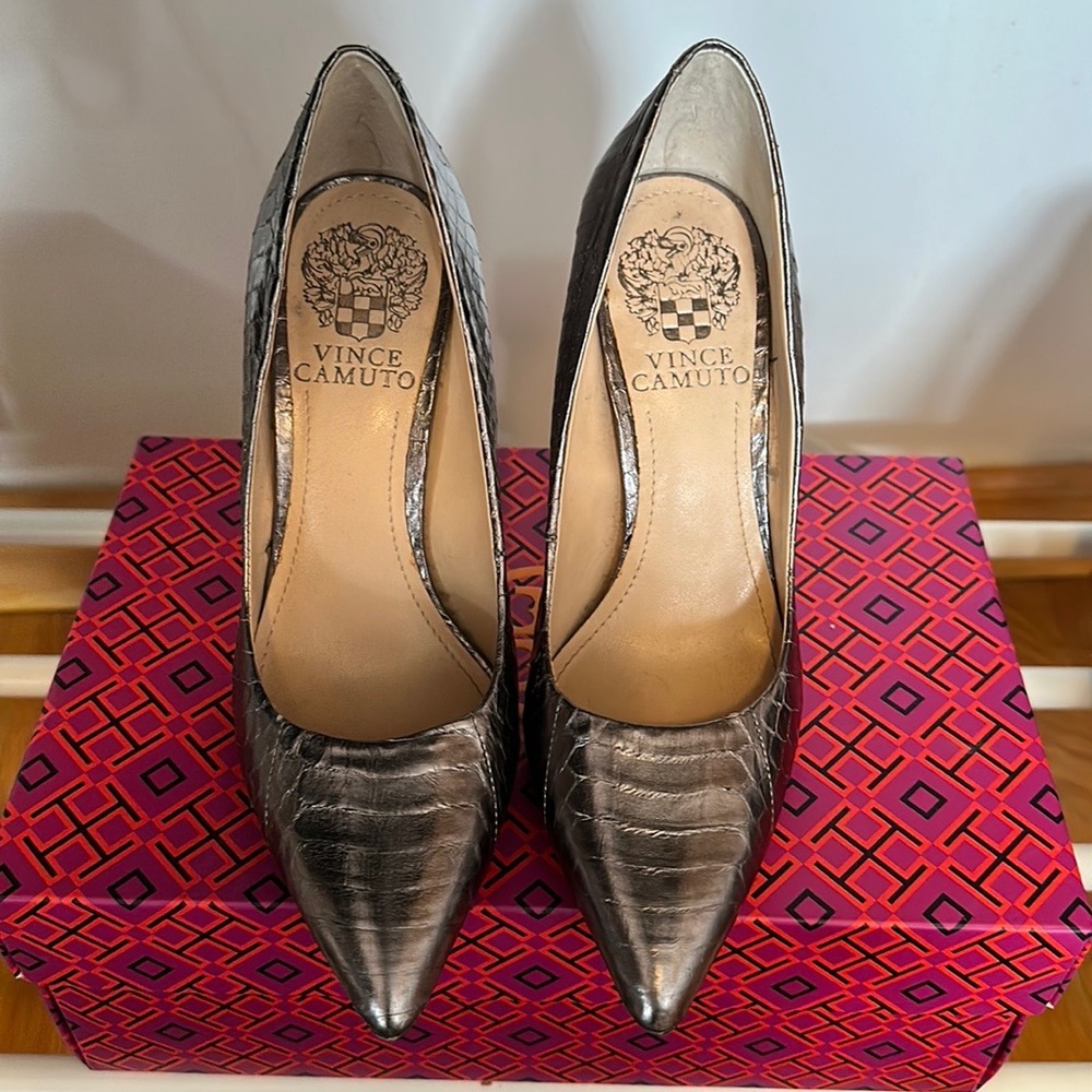 VinceCamuto silver snakeskin pumps.Wore once.Great condition lil flaws on skin